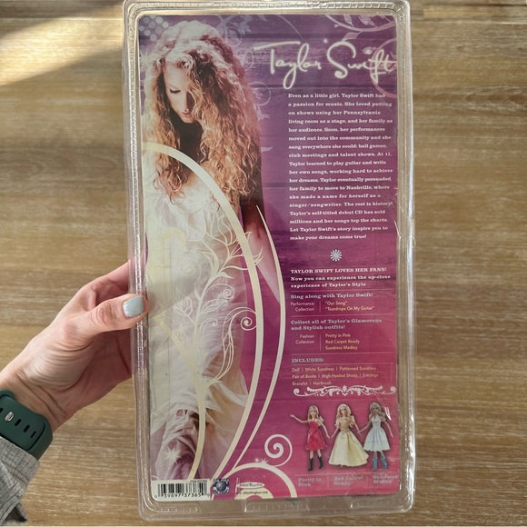 Taylor Swift Sundress Medley Fashion Doll - Picture 5 of 8